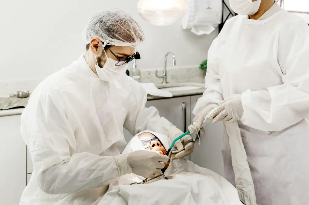 Signs You Need an Emergency Dentist (Don't Wait Until Monday)
